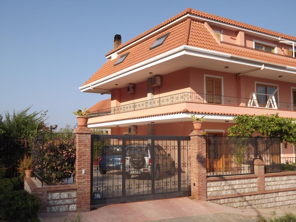 Villa Jovanna Letojanni Exterior foto
